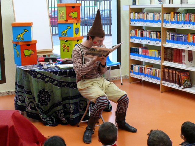 Cerca de una treintena de niños asistieron al cuentacuentos con magia organizado por cultura - 1, Foto 1
