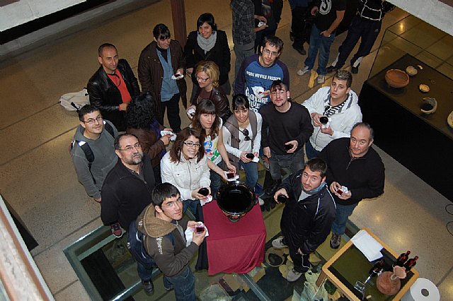 Los alumnos del CIFEA realizan una cata griega organizada por el Instituto de la Cultura del Vino - 2, Foto 2