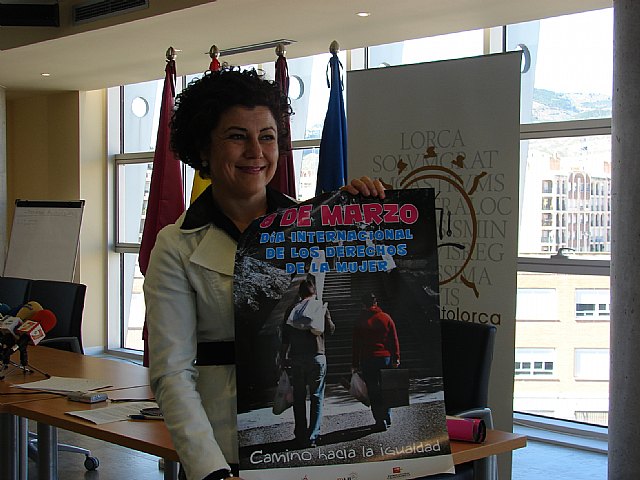 Fotografía, exposiciones, poesía y una campaña de concienciación en centros educativos conmemoran en Lorca el Día de la Mujer Trabajadora - 2, Foto 2