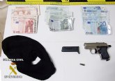 La Guardia Civil detiene in fraganti al presunto autor del atraco en una estacin de servicio