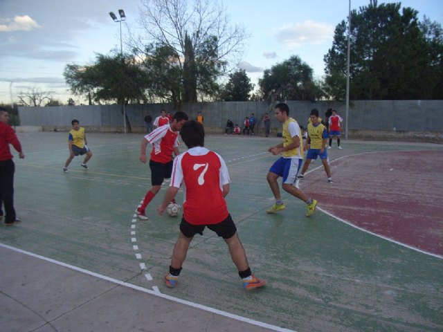 La cuarta jornada de la fase intermunicipal de deporte escolar  enfrentó  a los centros de enseñanza de Totana y Águilas, Foto 1