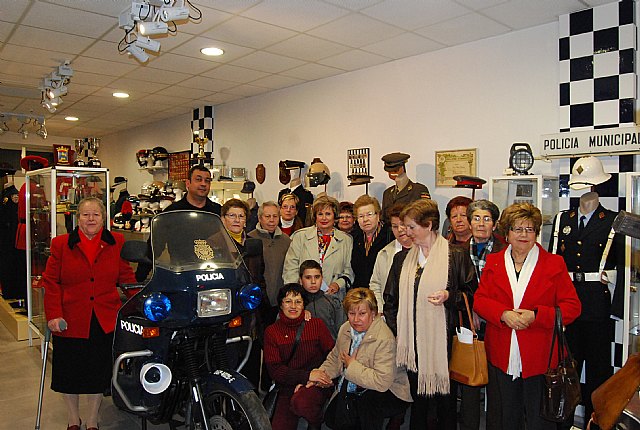 Protección Civil de Totana imparte una charla coloquio a las usuarias de la asociación de “Amas de casa de las Tres Avemarías”, Foto 3