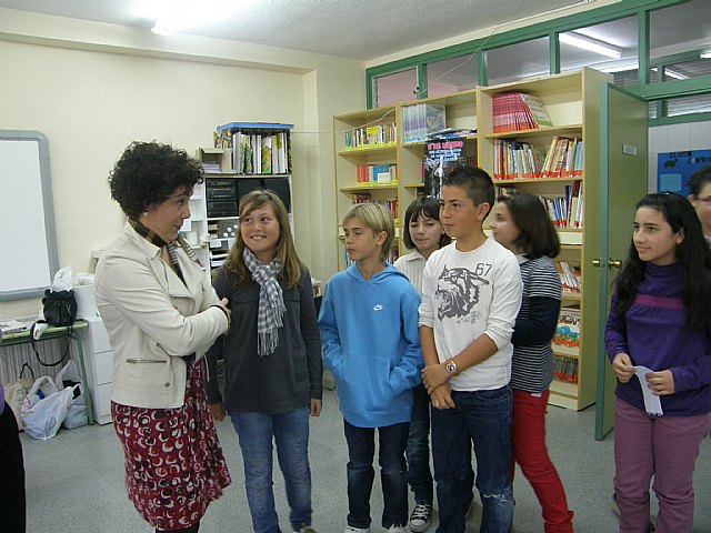 El CEIP Andrés García Soler se suma a las actividades del Ayutamiento de Lorca con motivo de la celebración del Día Internacional de los Derechos de la Mujer - 1, Foto 1
