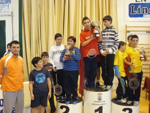 Totana acogió  la final regional de bádminton de deporte escolar, organizada por la Dirección General de Deportes, Foto 1