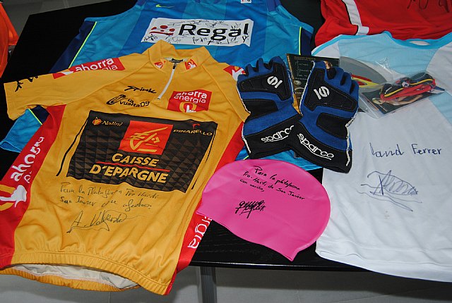 El deporte regional y  nacional se vuelca con el bingo Pro-Haití  que también cuenta con cientos de regalos de empresas locales - 2, Foto 2