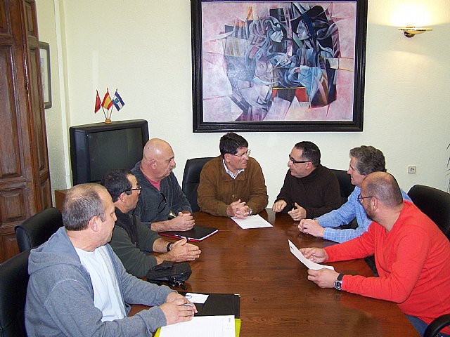 El alcalde de Águilas mantiene una reunión de trabajo con la nueva junta directiva de la Asociación de Vecinos de Calabardina - 1, Foto 1