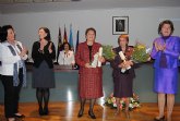 La Alcaldesa reconoce la “revolución silenciosa e inteligente” de la  asociación Amas de Casa de San Javier en su 25 aniversario