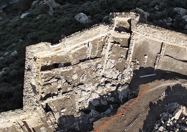 El Alcalde destaca que las excavaciones arqueológicas en el castillo confirman a Lorca como referente europeo de la cultura judía - 1, Foto 1