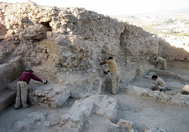 El Alcalde destaca que las excavaciones arqueológicas en el castillo confirman a Lorca como referente europeo de la cultura judía - 2, Foto 2