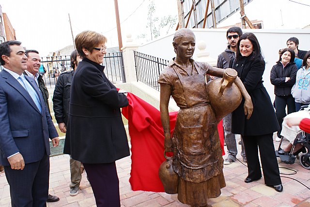 FELIZ DÍA DE LA MUJER: Las mujeres reciben un merecido reconocimiento - 3, Foto 3