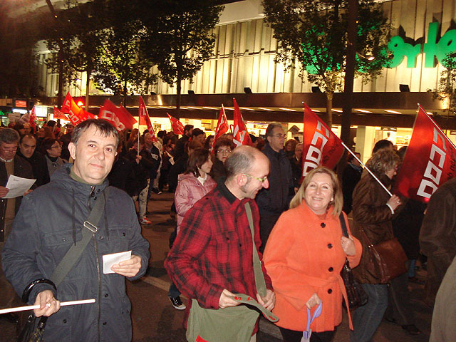 Delegados sindicales, polticos de IU y vecinos de Totana, asisten en Murcia a la manifestacin convocada para defender las pensiones y los derechos sociales de los trabajadores - 5