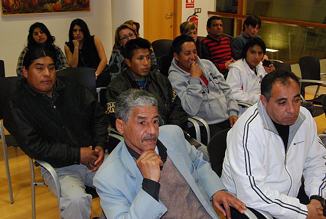 El edil de Bienestar Social e Inmigración recibe a los responsables del proyecto de codesarrollo Cañar-Murcia, Foto 4