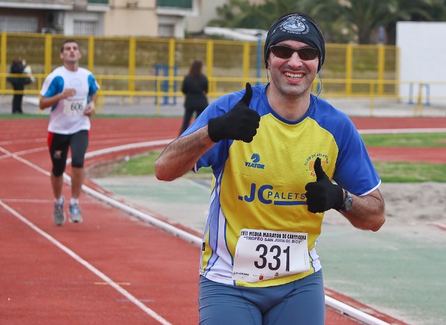 Buen papel de los atletas del Club Atletismo Totana en la XVII media maraton de Cartagena, Foto 5