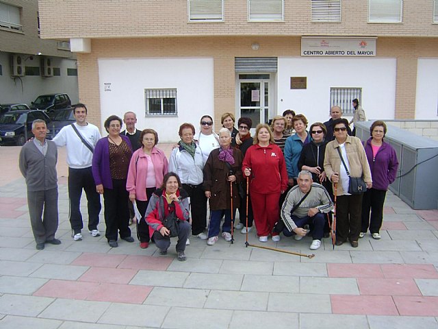 Casi un centenar de mayores participa en la iniciativa “Senderos de Salud”, que promueve la Concejalía del Mayor - 1, Foto 1