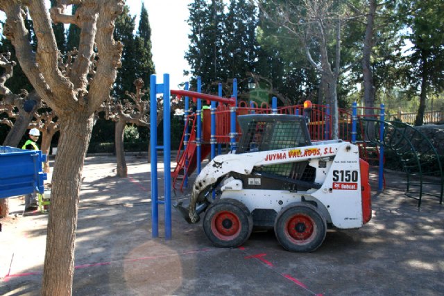 Comienza la renovación de las zonas infantiles de los parques Juan Carlos I y Ginés Ibáñez - 1, Foto 1