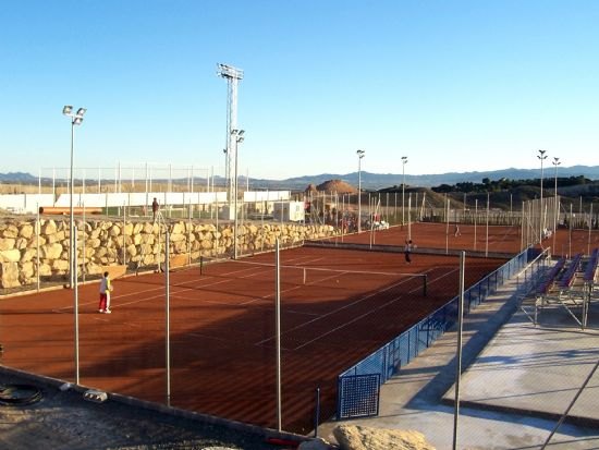 El plazo para asistir al “Curso de iniciación al tenis”, que se impartirá este fin de semana, finalizará mañana jueves 11 de marzo, Foto 1