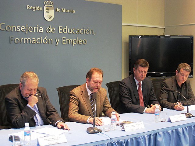 La Región diseña un plan de formación y empleo para los mil trabajadores que necesita Navantia en la construcción de los submarinos S-80 - 1, Foto 1