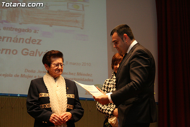 Cinco mujeres de Totana son homenajeadas en el Da Internacional de la Mujer por su trayectoria profesional y personal - 9