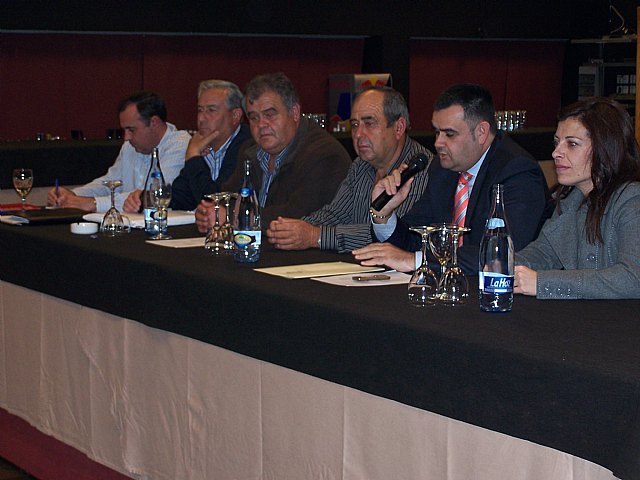 El ayuntamiento realizará un estudio para mejorar la señalización  en los caminos rurales en los que transitan las reses de ovino y caprino, Foto 2