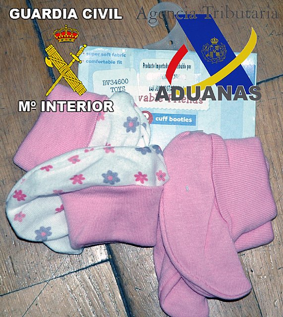 La Guardia Civil y la Agencia Tributaria aprehenden cocaína en cuentos infantiles y ropa de bebé. - 2, Foto 2