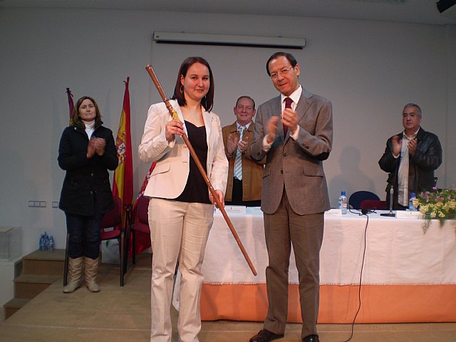El Alcalde asiste a la toma de posesión de Mercedes Ros como Presidenta de la Junta de Avileses - 1, Foto 1