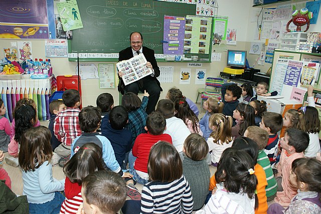 El Alcalde participa en un proyecto educativo junto a más de 200 alumnos del C. P. Juan Antonio López Alcaraz - 2, Foto 2