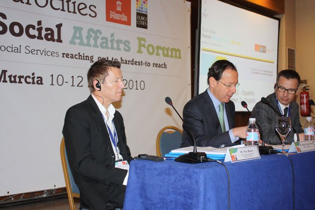 El Alcalde Cámara destaca el esfuerzo de las ciudades para satisfacer las necesidades sociales de las personas desfavorecidas - 2, Foto 2