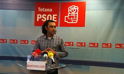 Martínez Usero: En la mesa de trabajo ha quedado claro que el alcalde no quiere tocar su sueldo y el de sus concejales, Foto 1