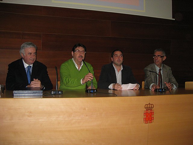 Rafael Gómez recibe a los participantes en la Asamblea Nacional de Coros y Danzas de España. - 3, Foto 3