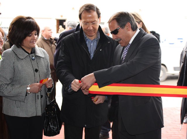 El Alcalde Cámara inaugura en Corvera un nuevo pabellón deportivo del que se beneficiarán los alumnos del colegio Isabel Bellvis - 1, Foto 1
