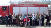 Los usuarios y profesionales del SAP realizan una salida programada al Parque de Bomberos de Alhama-Totana