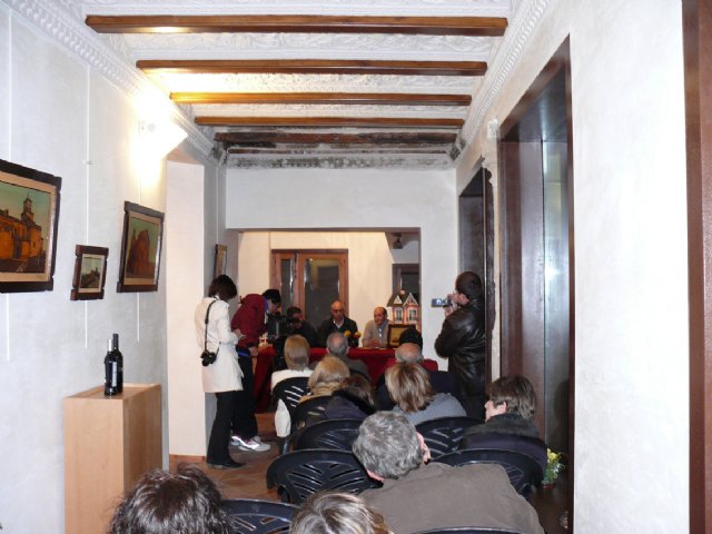 Hasta el 31 de marzo se puede contemplar, en la Casa del Artesano, una muestra de trabajos grabados en madera - 1, Foto 1
