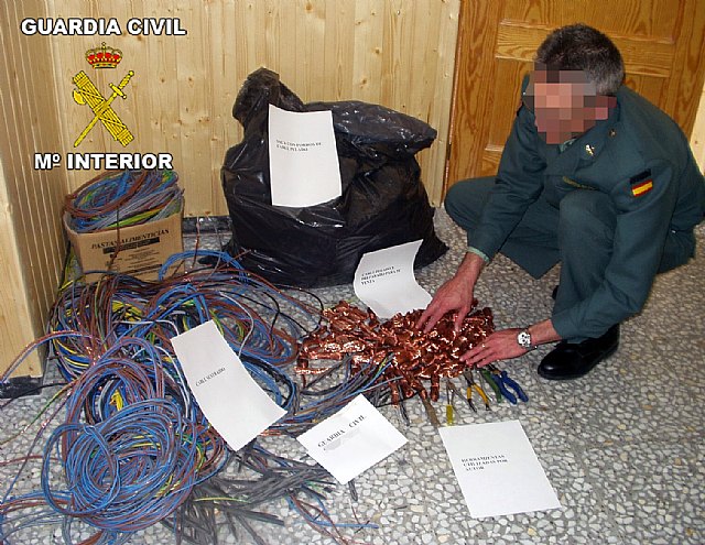 La Guardia Civil ha detenido a una persona como presunto autor de delito continuado de robo de cableado eléctrico - 1, Foto 1