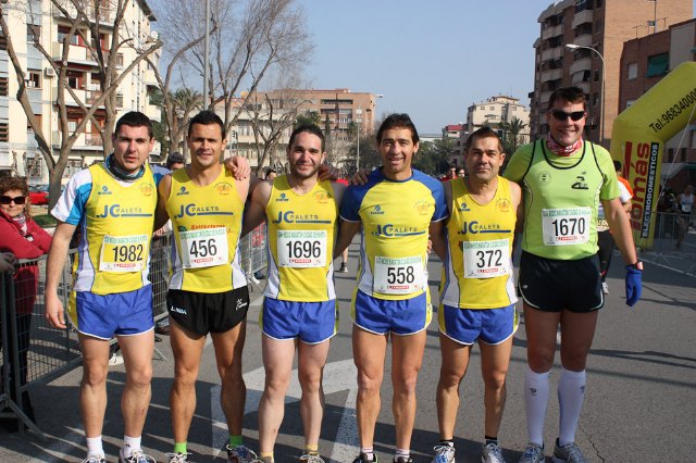 Más de treinta atletas del Club Atletismo Totana participaron en la  Media Maratón Ciudad de Murcia, Foto 1