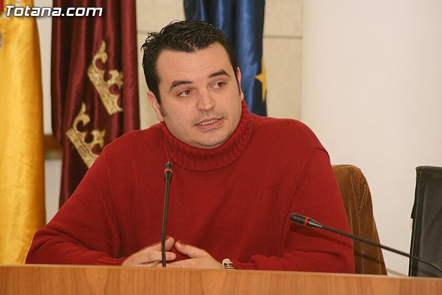 Pallarés: El nuevo modelo fiscal diseñado por el ayuntamiento beneficiará a las economías familiares totaneras, Foto 1