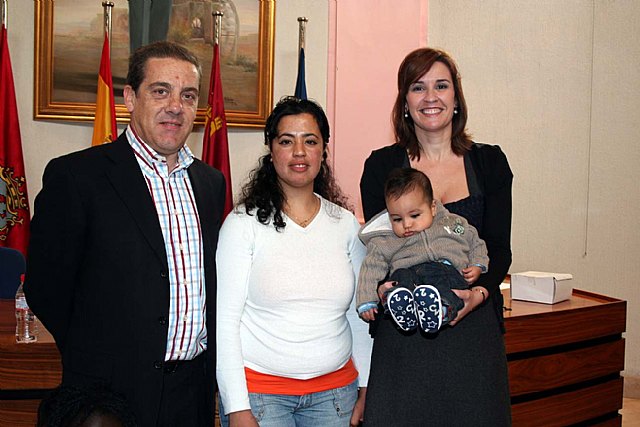 Las personas participantes en el programa sociocultural de la mujer inmigrante visitaron el ayuntamiento - 4, Foto 4