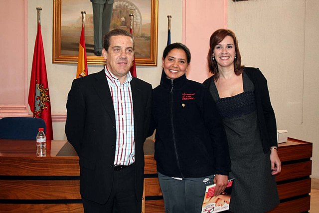 Las personas participantes en el programa sociocultural de la mujer inmigrante visitaron el ayuntamiento - 5, Foto 5