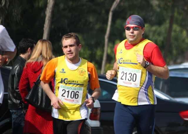 Ms de treinta atletas del Club Atletismo Totana participaron en la  Media Maratn 