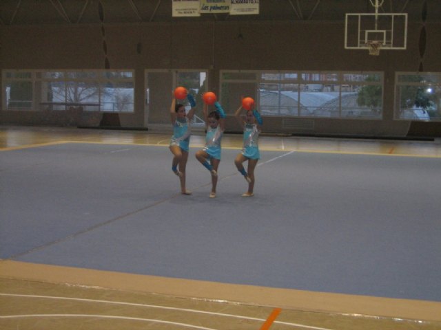 Un total de 40 alumnas de las escuelas deportivas municipales de gimnasia rítmica de Totana y El Paretón participan en una competición interescuelas, Foto 4