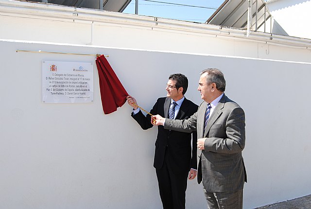 El delegado del Gobierno y el alcalde de Torre Pacheco inauguran el Centro Multiusos de El Jimenado y el nuevo césped del campo de fútbol de Roldán - 2, Foto 2