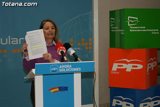 The PP says that "while the government team returned € 360,000 with the freeze and lower taxes, the Zapatero government wrung totaneros the pockets of the VAT hike", Foto 1