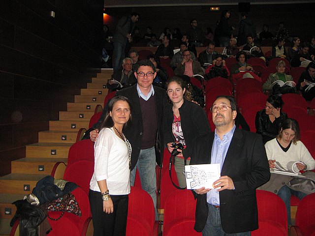 María Dolores Sánchez presenta el libro ‘Integración social y participación juvenil’ a colectivos de jóvenes - 1, Foto 1