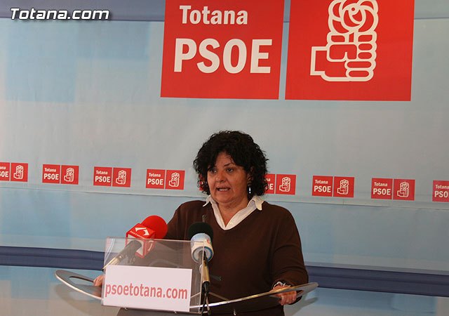 Rueda de prensa Lola Cano PSOE Totana, Foto 1