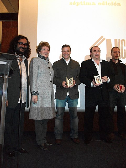 La Alcaldesa destaca la importancia del diseño gráfico al recoger en Madrid el premio nacional Visual de Diseño por la portada del libro “8/40” - 2, Foto 2