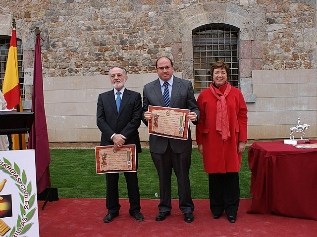 El Alcalde de Puerto Lumbreras recibe la ‘Gran Cruz de Caballero de Santiago’ durante un acto Homenaje a las Víctimas del Terrorismo - 3, Foto 3