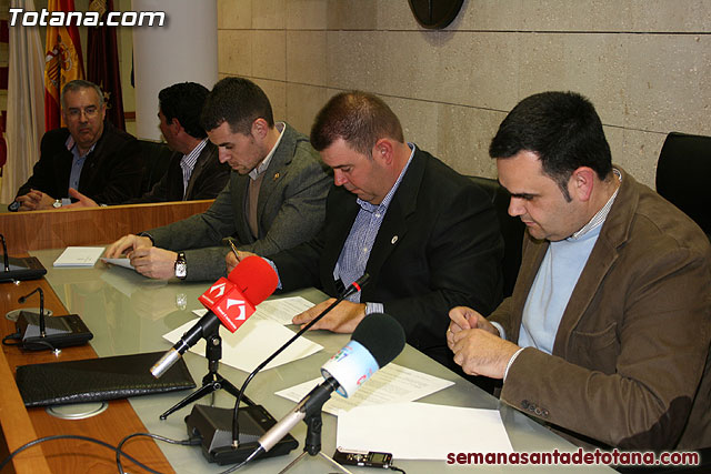 El Ayuntamiento y el Ilustre Cabildo Superior de Procesiones firman un convenio de colaboracin - 6