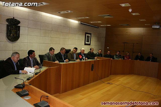 El Ayuntamiento y el Ilustre Cabildo Superior de Procesiones firman un convenio de colaboracin - 16