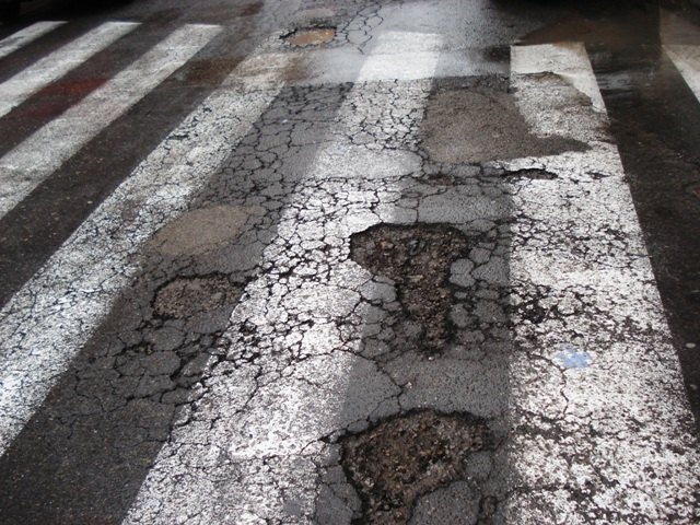 Los concejales de IU + Los Verdes presentarán una moción al Pleno de marzo para reponer los firmes e infraestructuras en las vías del casco urbano que más tráfico soportan - 2, Foto 2