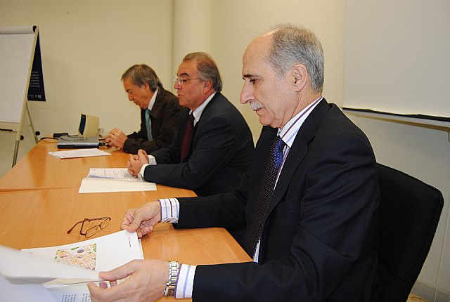 El Gobierno imparte un curso para formar sobre este riesgo a miembros del Cuerpo Nacional de Policía y de la Guardia Civil - 1, Foto 1