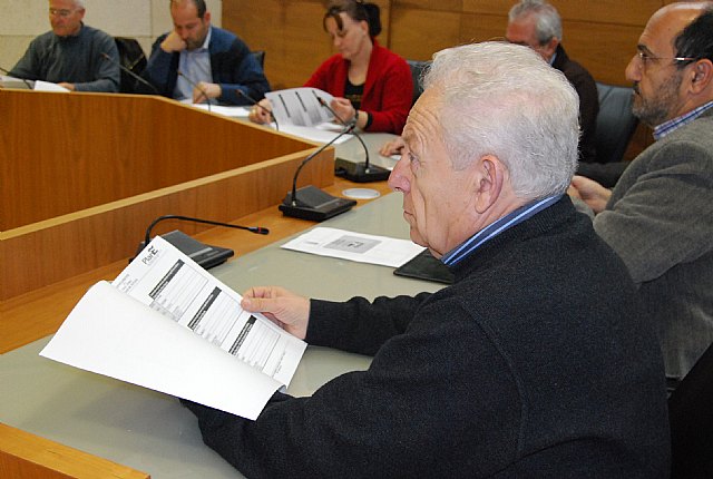 El alcalde y el concejal de Desarrollo Económico se reúnen con los empresarios de la construcción de la localidad, Foto 3